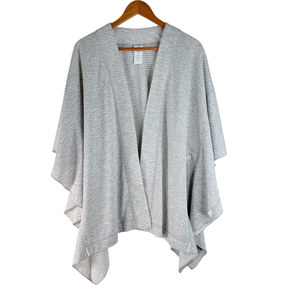 Cabi Gray and Ivory ATC Reversible Cape Open Front Knit Poncho Sweater Size M/L